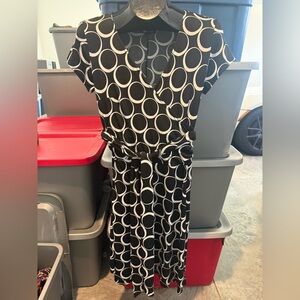 Black and White Circle Print Wrap Dress p13